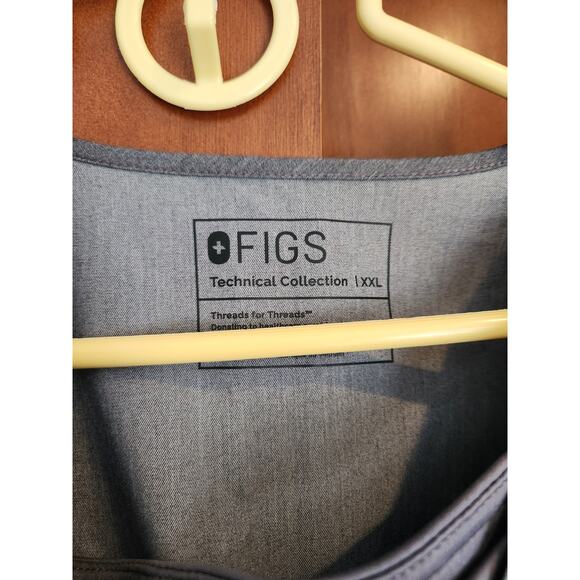 FIGS Scrub Set Kade Cargo and Casma Three Pocket Top Size XXL - Picture 2 of 7
